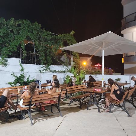 Hostel K13 Sarandë Buitenkant foto