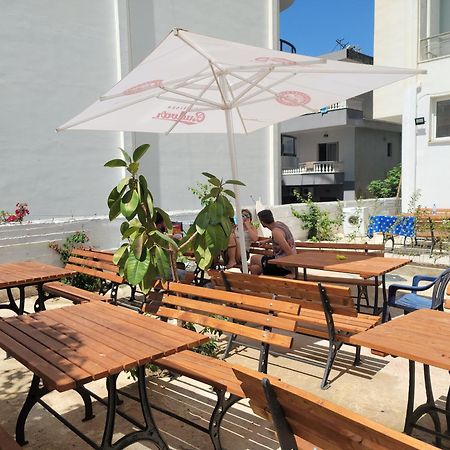 Hostel K13 Sarandë Buitenkant foto