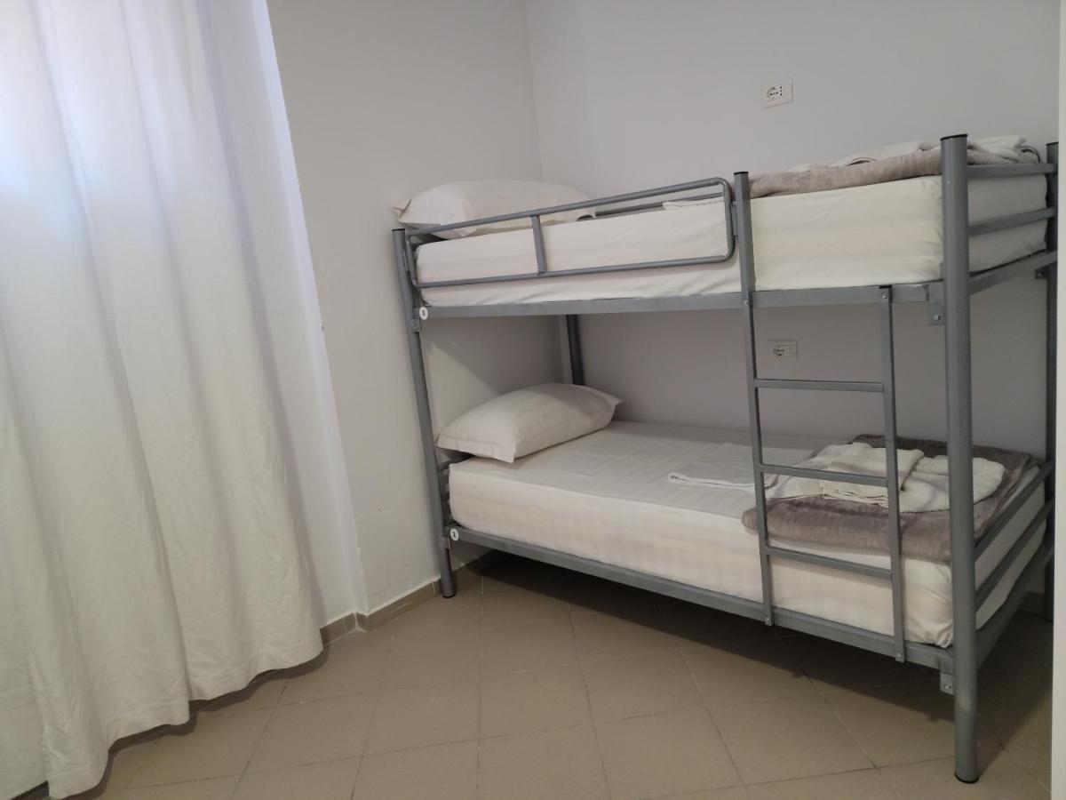 Hostel K13 Sarandë Buitenkant foto