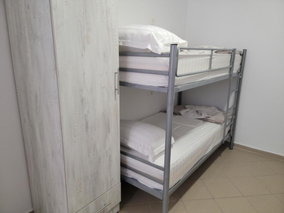 Hostel K13 Sarandë Buitenkant foto