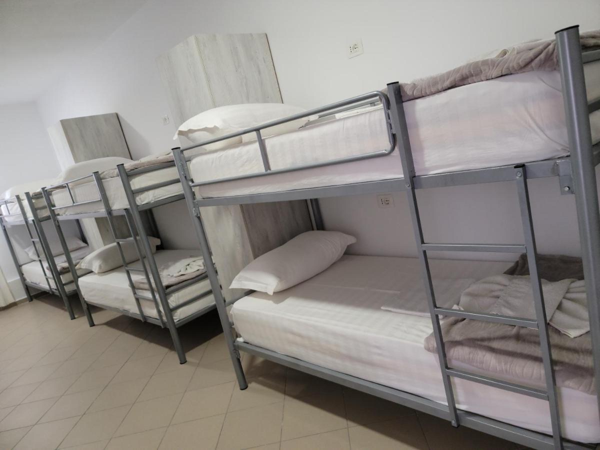 Hostel K13 Sarandë Buitenkant foto