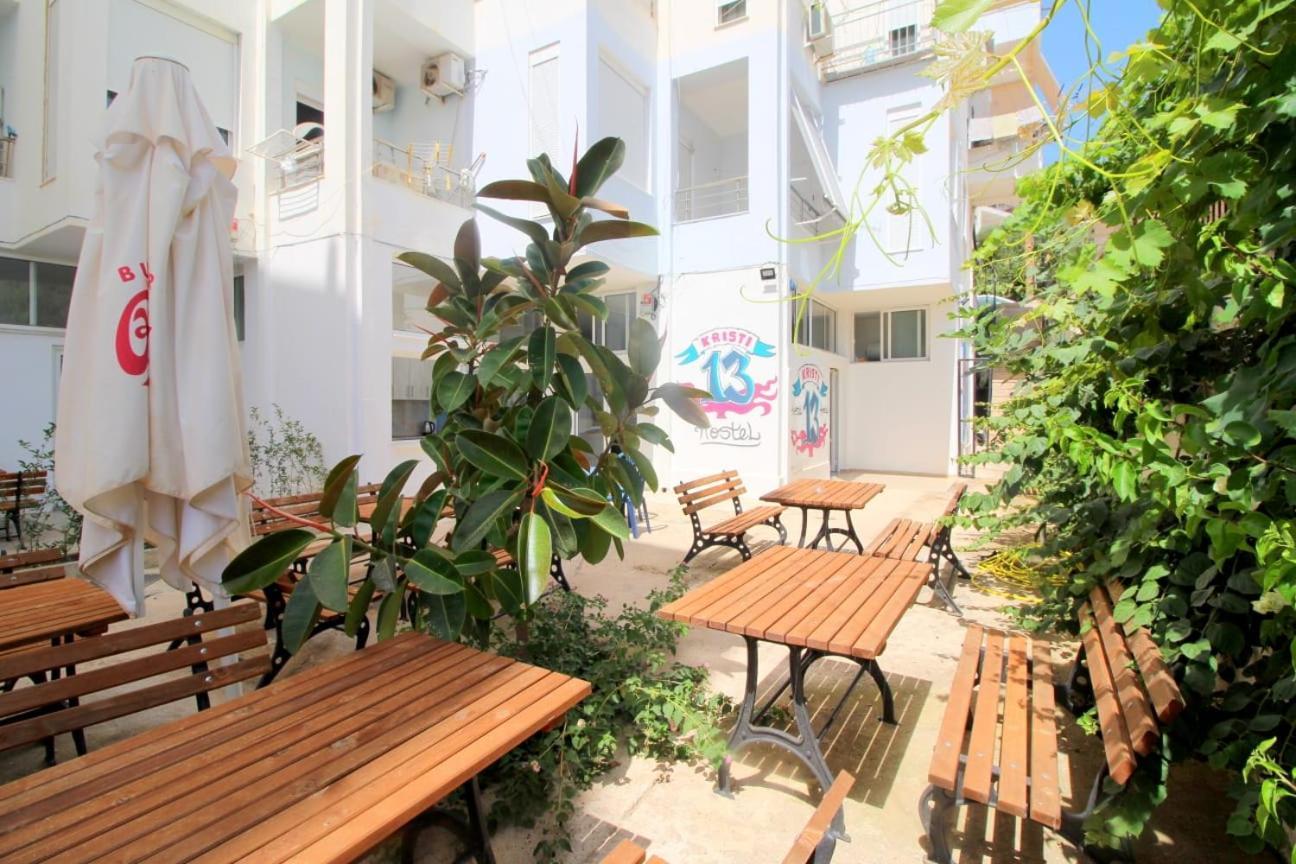 Hostel K13 Sarandë Buitenkant foto