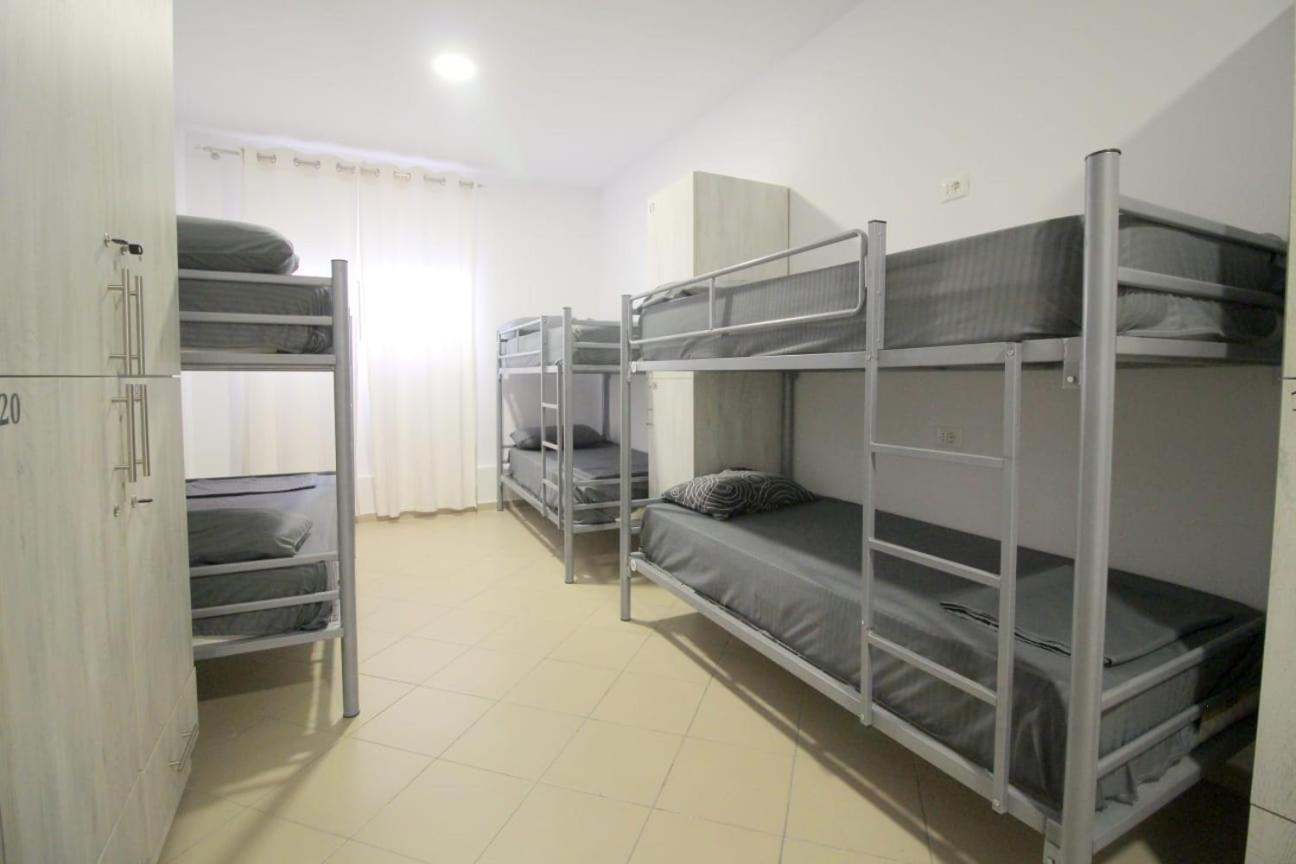 Hostel K13 Sarandë Buitenkant foto