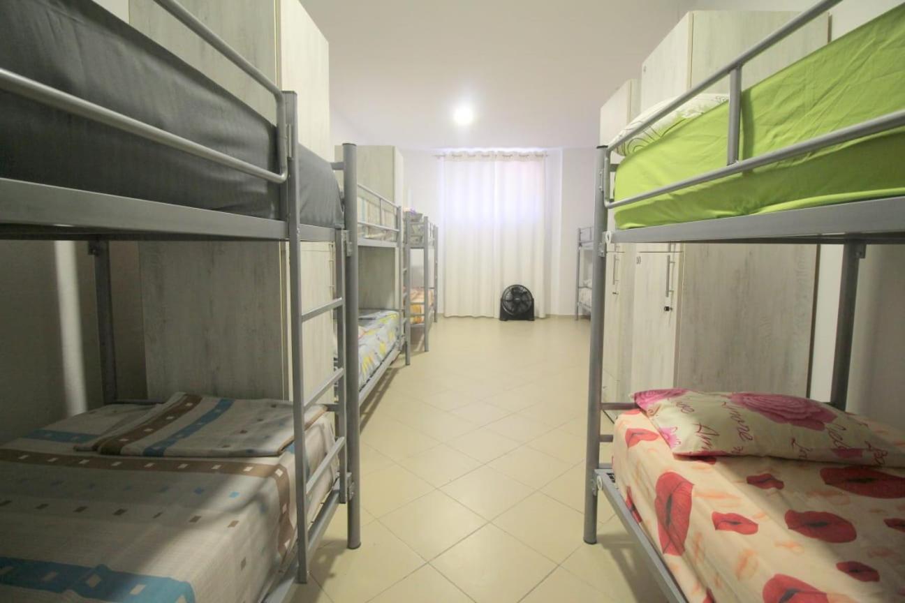 Hostel K13 Sarandë Buitenkant foto