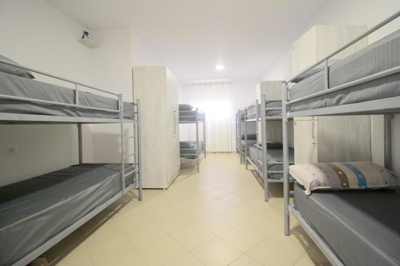 Hostel K13 Sarandë Buitenkant foto