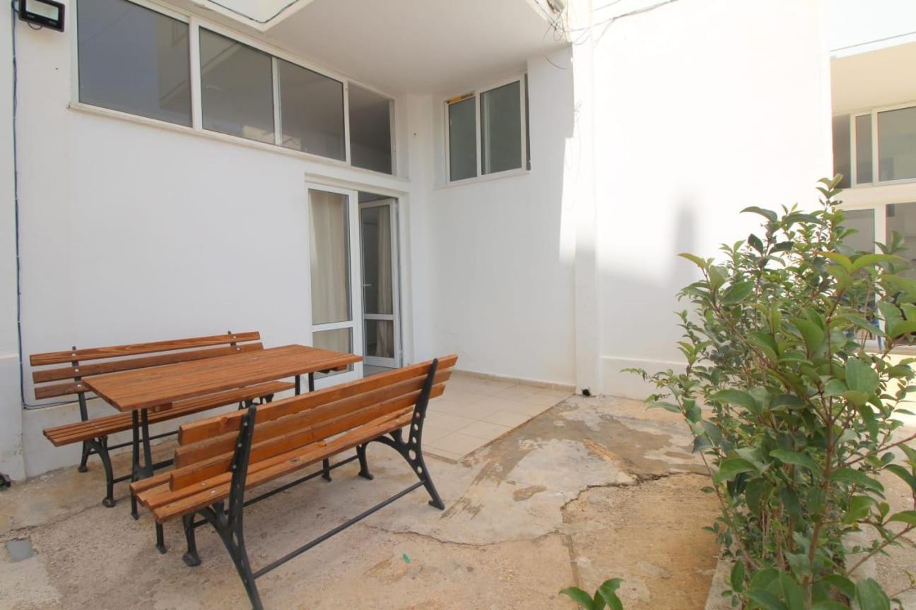 Hostel K13 Sarandë Buitenkant foto