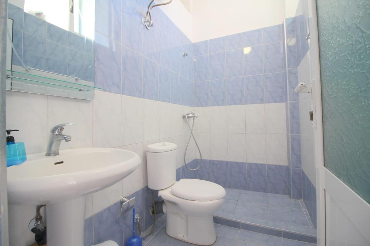 Hostel K13 Sarandë Buitenkant foto