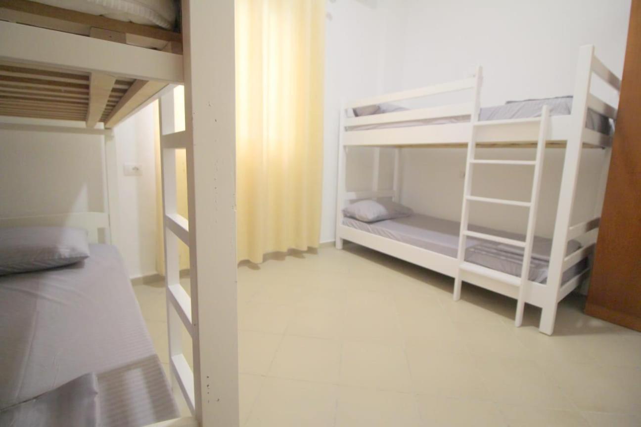 Hostel K13 Sarandë Buitenkant foto