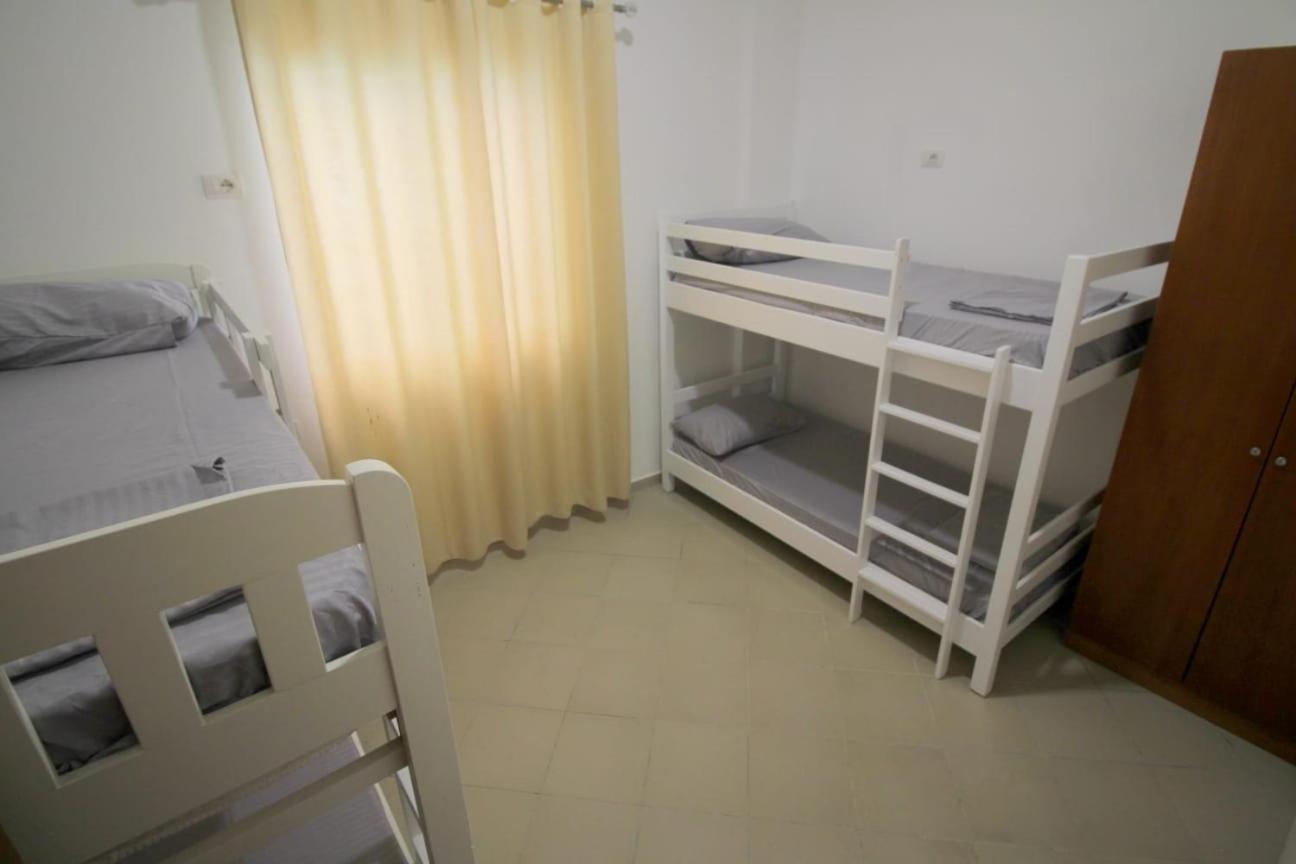 Hostel K13 Sarandë Buitenkant foto