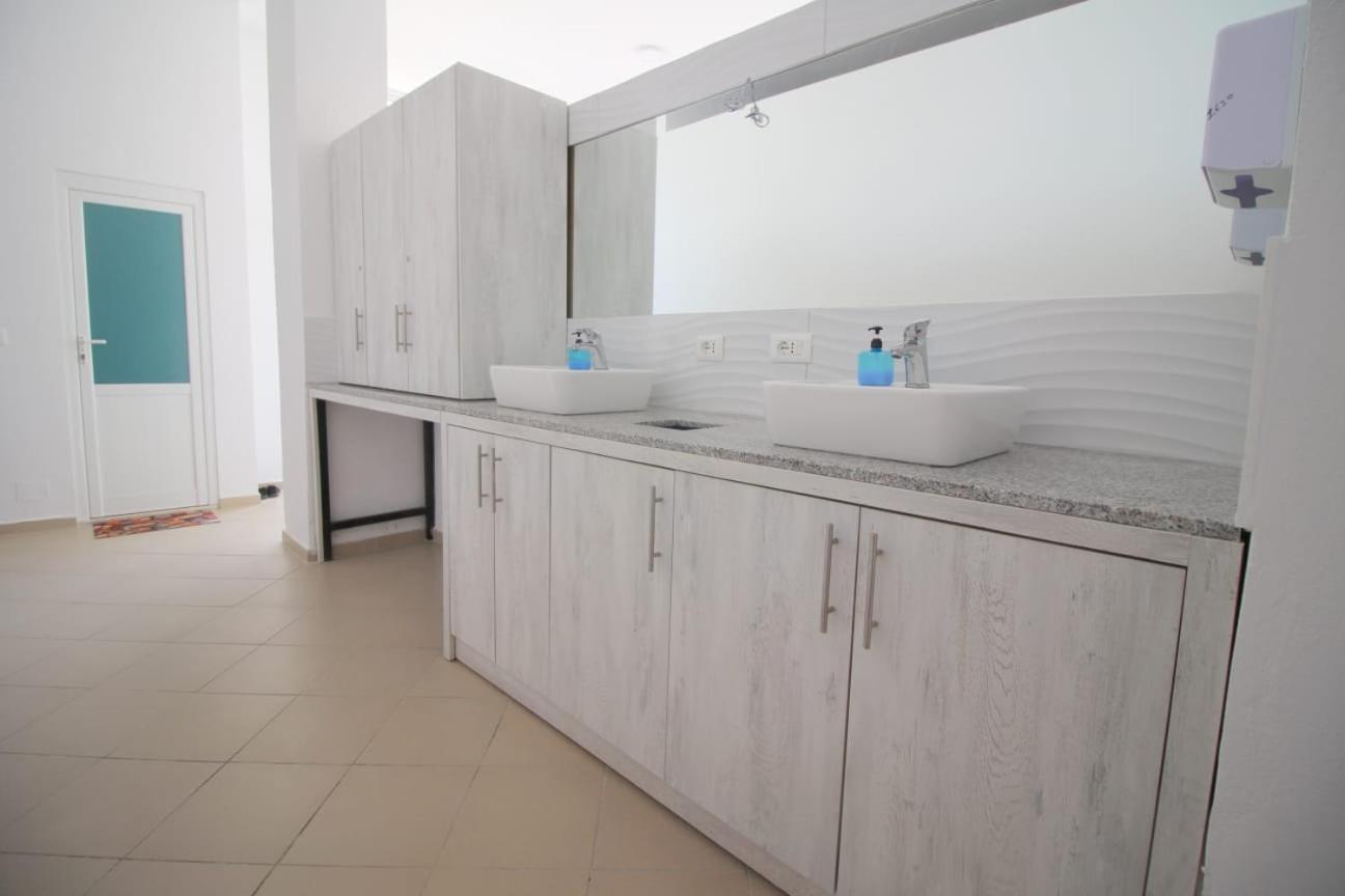 Hostel K13 Sarandë Buitenkant foto