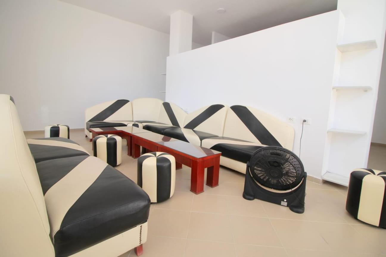 Hostel K13 Sarandë Buitenkant foto